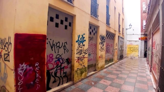 Erhverv til salg i Talavera de la Reina - € 95.000 (Ref: 9595569)