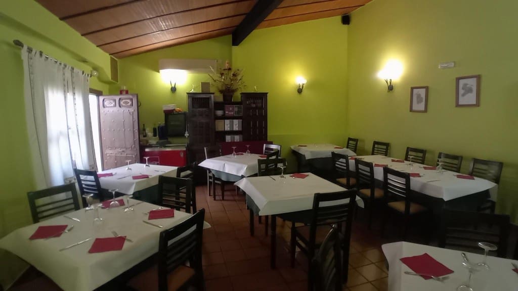 3 bedroom Finca/Country House for sale in Navahermosa - € 299,000 (Ref: 9595572)