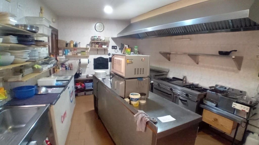 3 bedroom Finca/Country House for sale in Navahermosa - € 299,000 (Ref: 9595572)