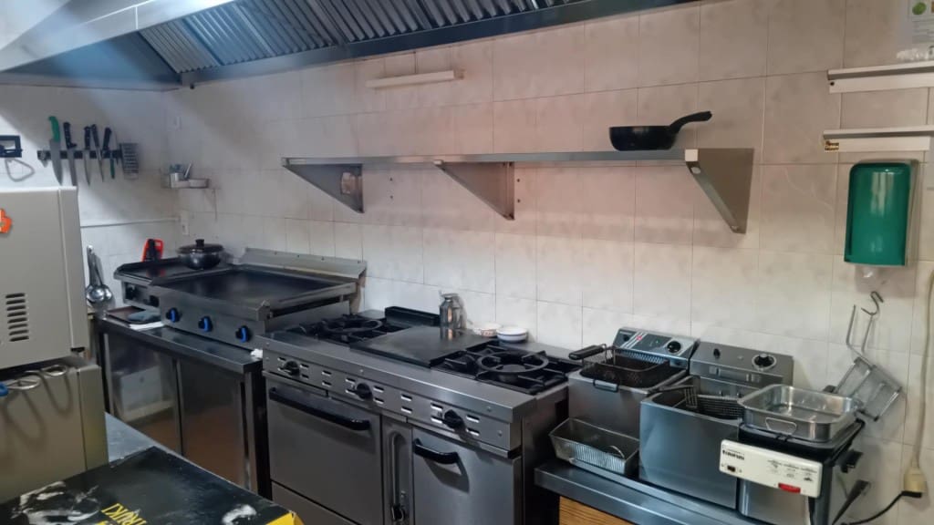 3 bedroom Finca/Country House for sale in Navahermosa - € 299,000 (Ref: 9595572)