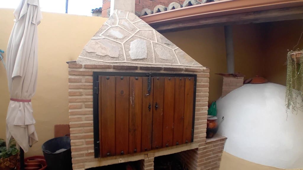 3 bedroom Finca/Country House for sale in Navahermosa - € 299,000 (Ref: 9595572)