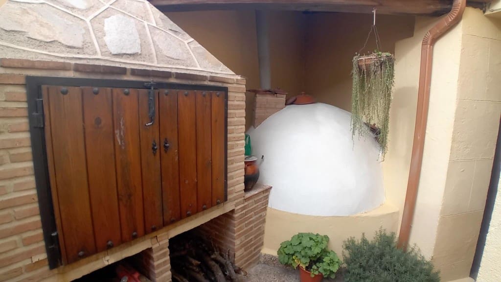 3 bedroom Finca/Country House for sale in Navahermosa - € 299,000 (Ref: 9595572)