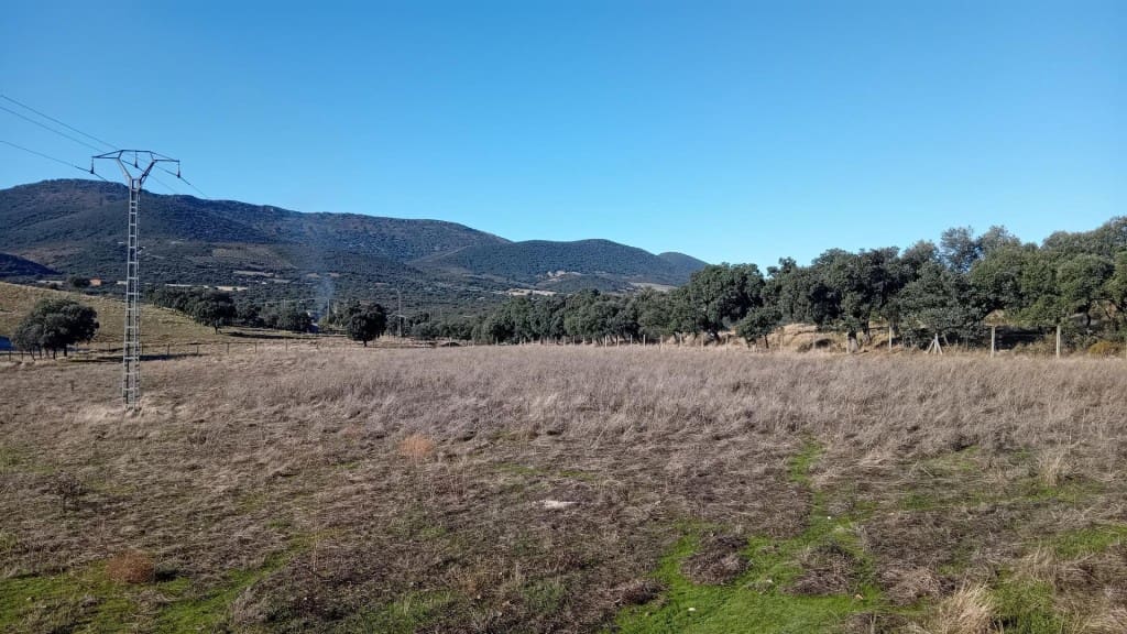 Landgrundstück zu verkaufen in Los Navalucillos - 180.000 € (Ref: 9595583)