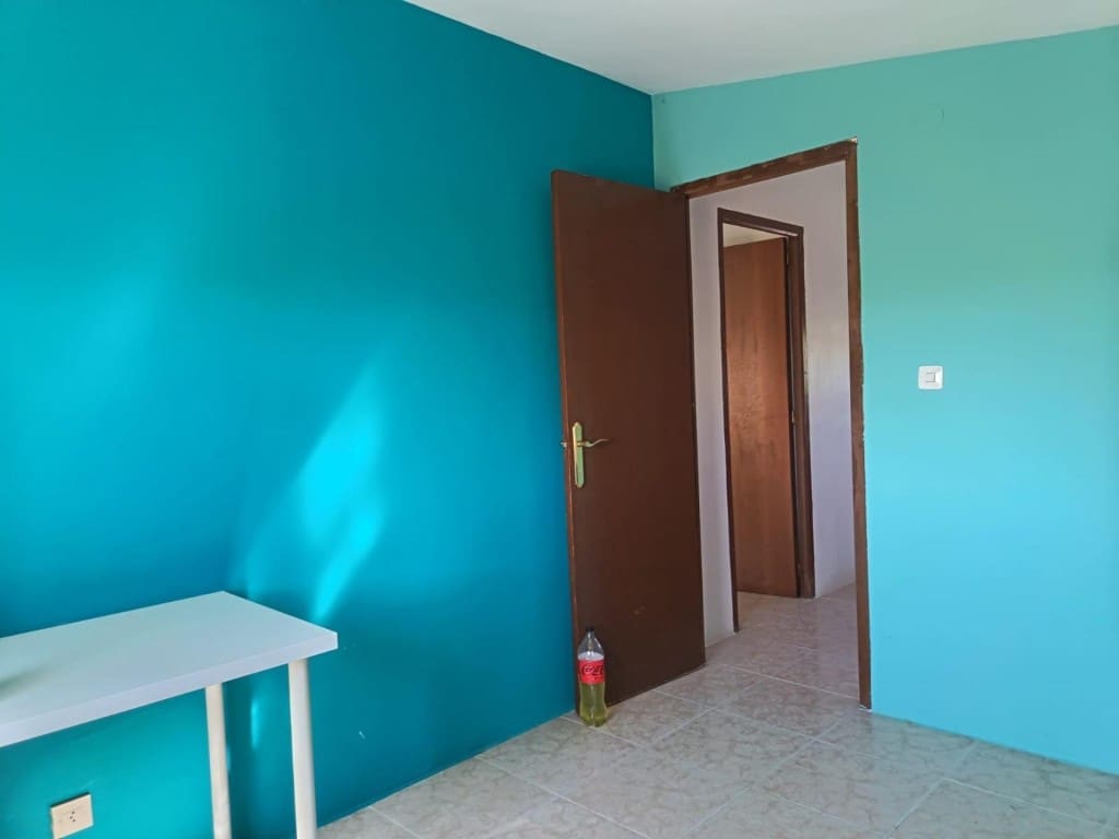 4 bedroom Villa for sale in Albarreal de Tajo - € 140,000 (Ref: 9595590)