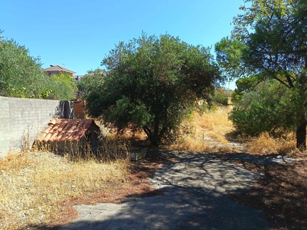 4 bedroom Villa for sale in Albarreal de Tajo - € 140,000 (Ref: 9595590)