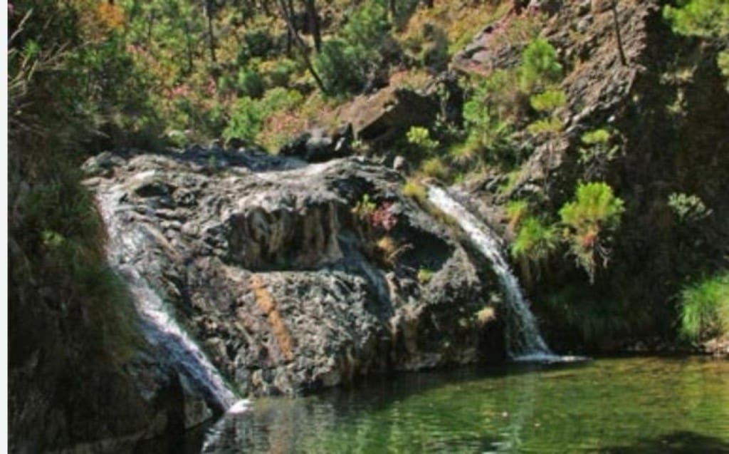 3 makuuhuone Maalaistalo myytävänä paikassa Genalguacil mukana 
autotalli - 96 000 € (Ref: 9595599)