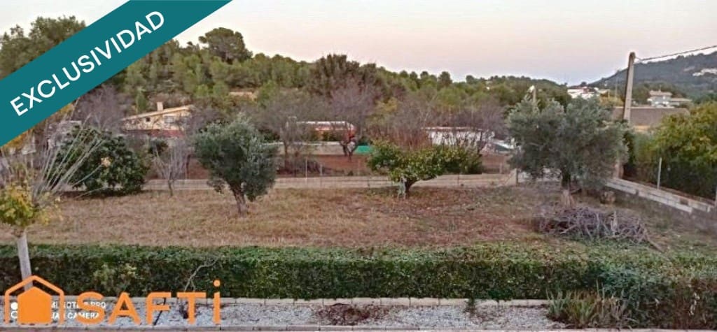 6 soveværelse Finca/Landehus til salg i Chiva med swimmingpool - € 298.000 (Ref: 9595603)