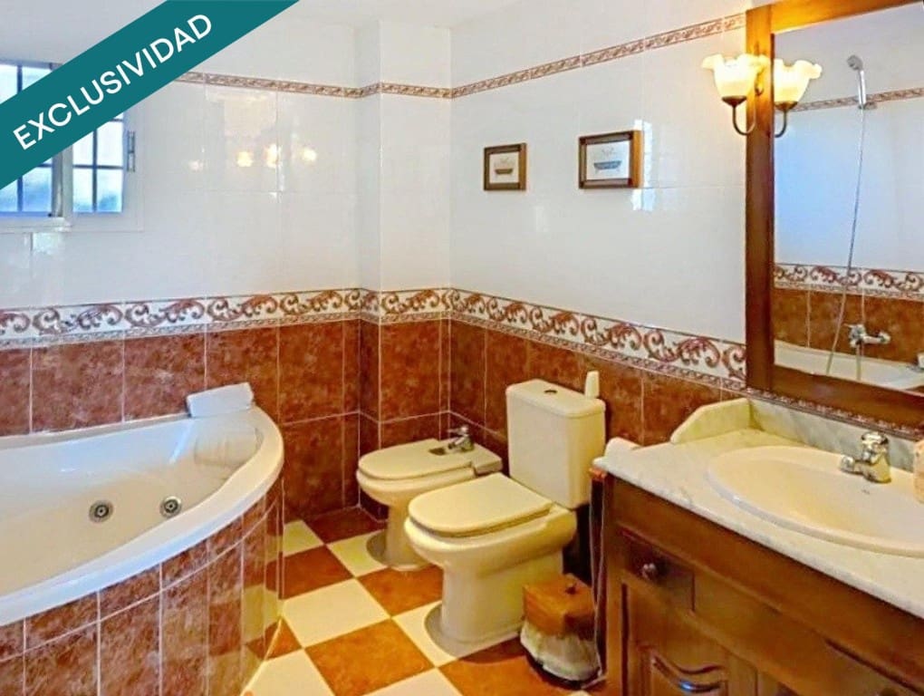 6 soveværelse Finca/Landehus til salg i Chiva med swimmingpool - € 298.000 (Ref: 9595603)