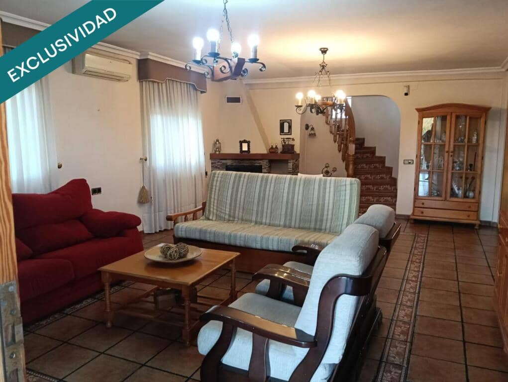 6 bedroom Finca/Country House for sale in Chiva with pool - € 298,000 (Ref: 9595603)
