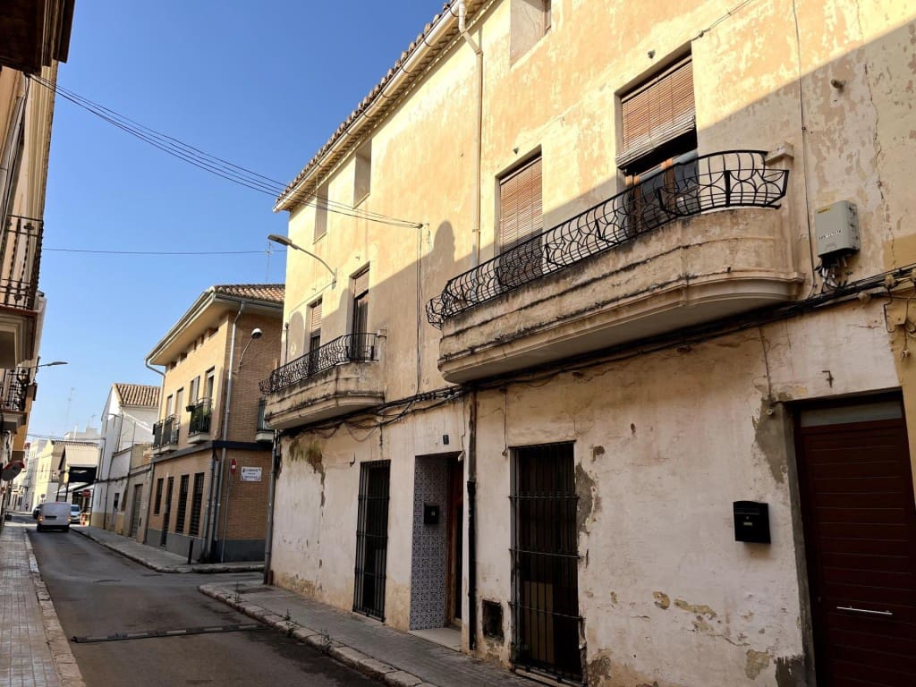 11 bedroom Terraced Villa for sale in Moncada - € 463,500 (Ref: 9595606)