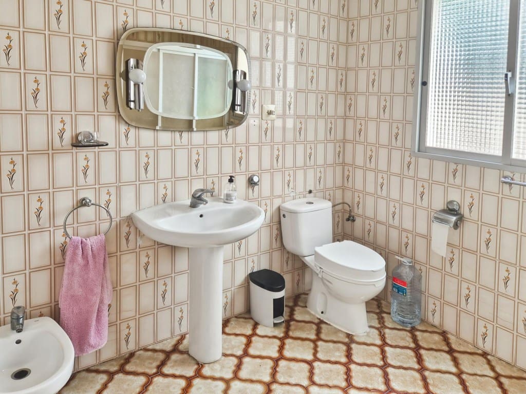 6 makuuhuone Huvila myytävänä paikassa Valencia kaupunki mukana 
autotalli - 400 000 € (Ref: 9595617)