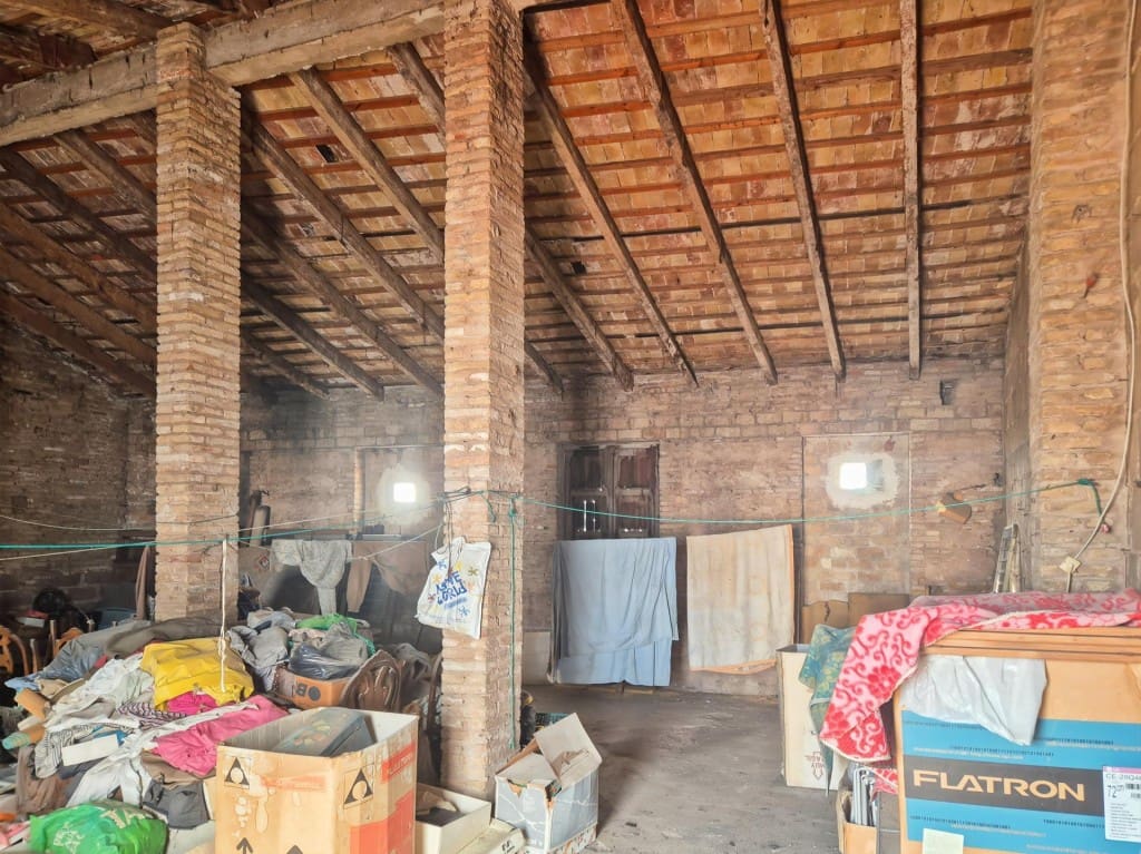 6 makuuhuone Huvila myytävänä paikassa Valencia kaupunki mukana 
autotalli - 400 000 € (Ref: 9595617)