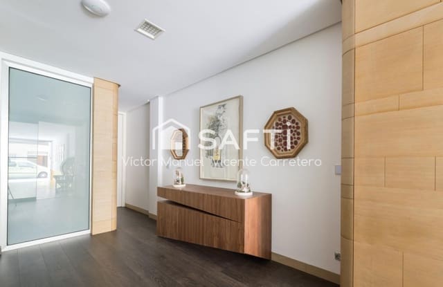 5 sovrum Radhus till salu i Malilla, Valencia stad med pool garage - 690 000 € (Ref: 9595618)