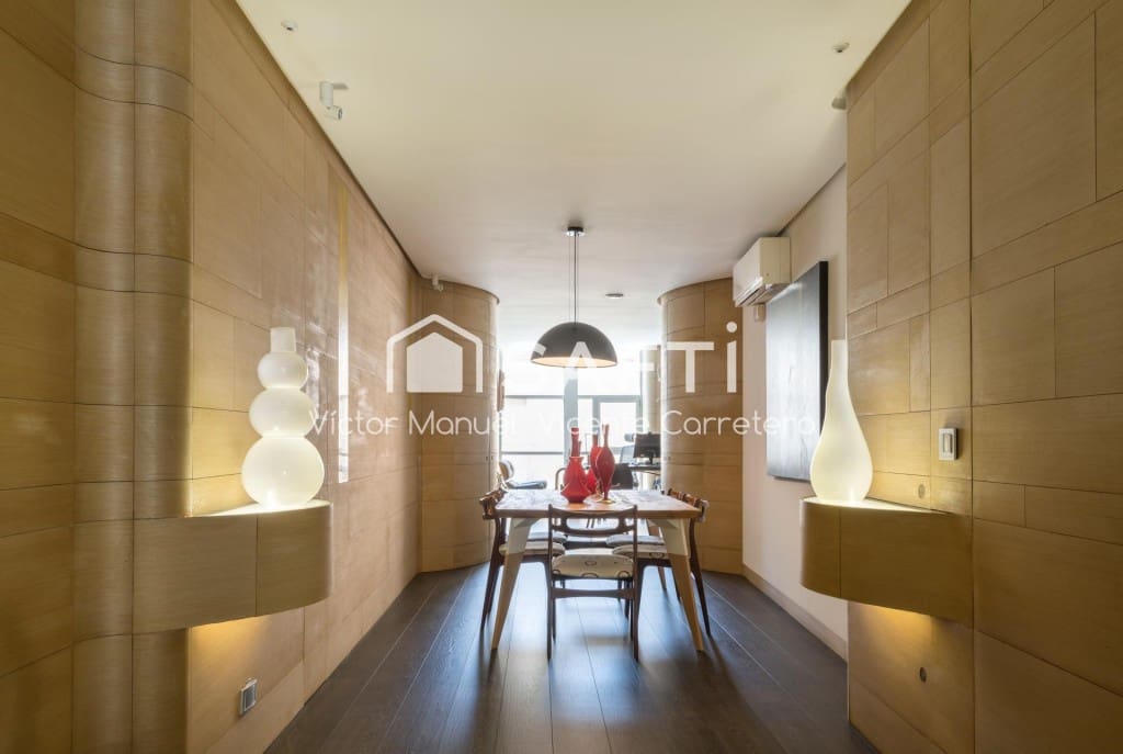 5 sovrum Radhus till salu i Valencia stad med pool garage - 690 000 € (Ref: 9595618)