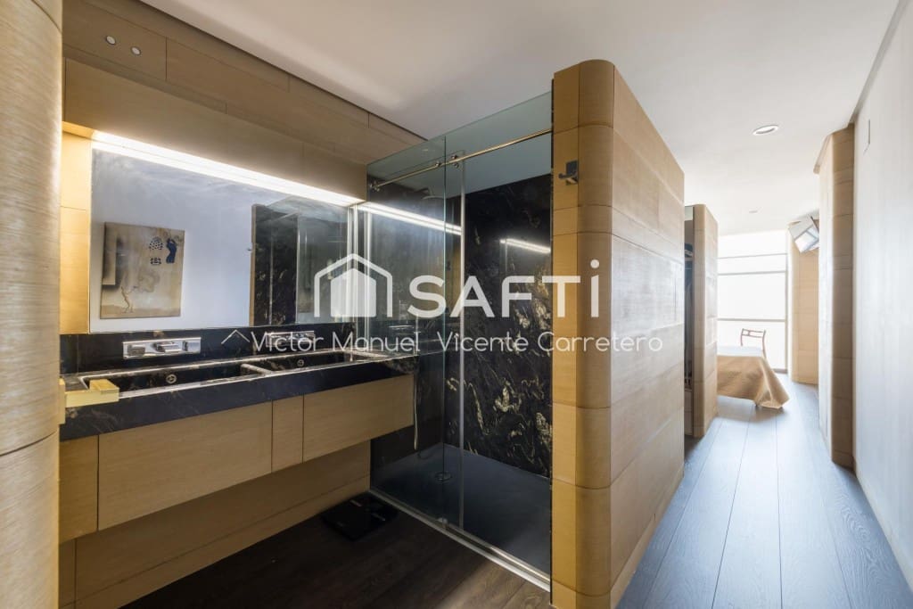 5 sovrum Radhus till salu i Valencia stad med pool garage - 690 000 € (Ref: 9595618)