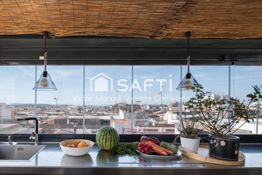 5 sovrum Radhus till salu i Valencia stad med pool garage - 690 000 € (Ref: 9595618)