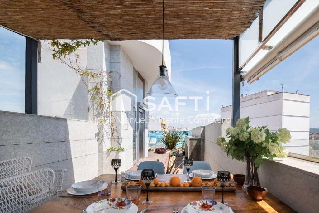 5 sovrum Radhus till salu i Valencia stad med pool garage - 690 000 € (Ref: 9595618)