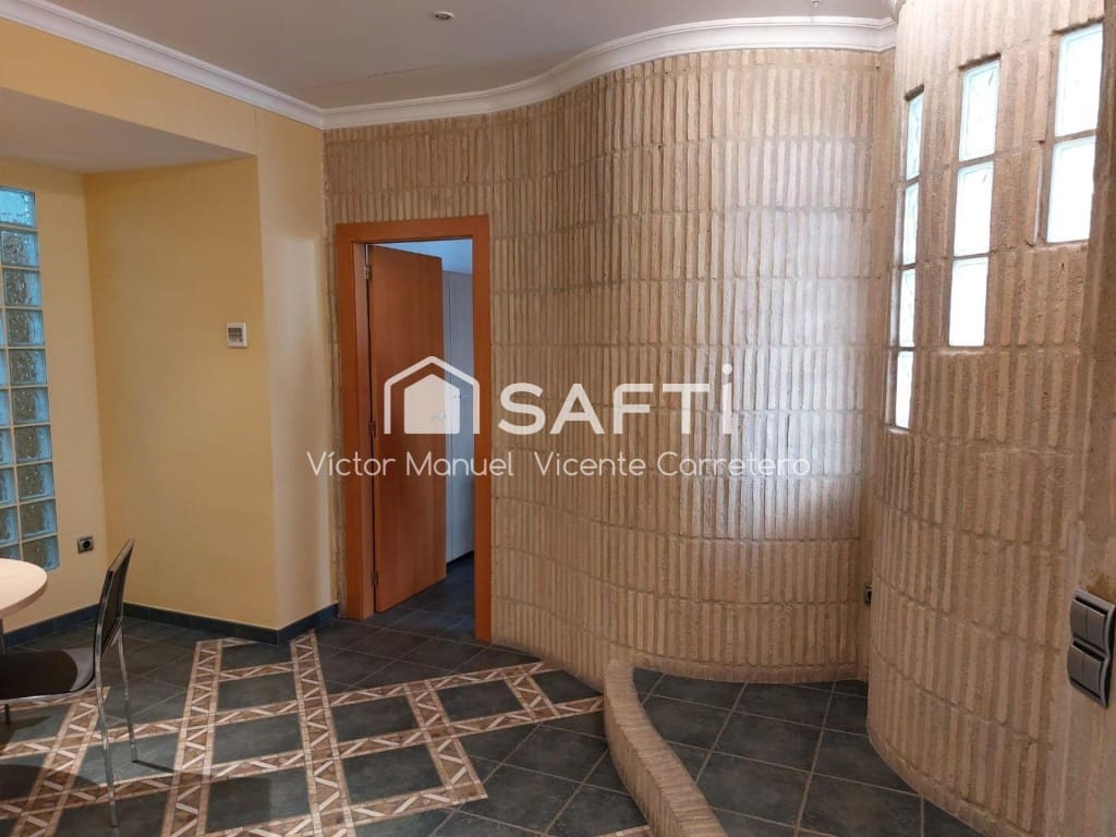 Commercieel te koop in Puig - € 135.000 (Ref: 9595619)