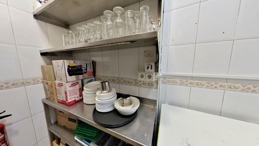 Commerciale in vendita in Elda - 110.000 € (Rif: 9595625)