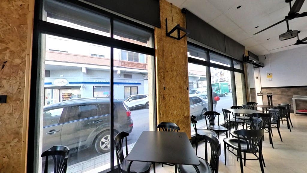 Commerciale in vendita in Elda - 110.000 € (Rif: 9595625)