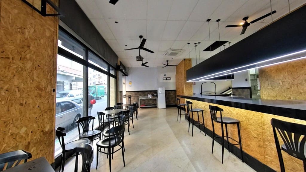 Commerciale in vendita in Elda - 110.000 € (Rif: 9595625)