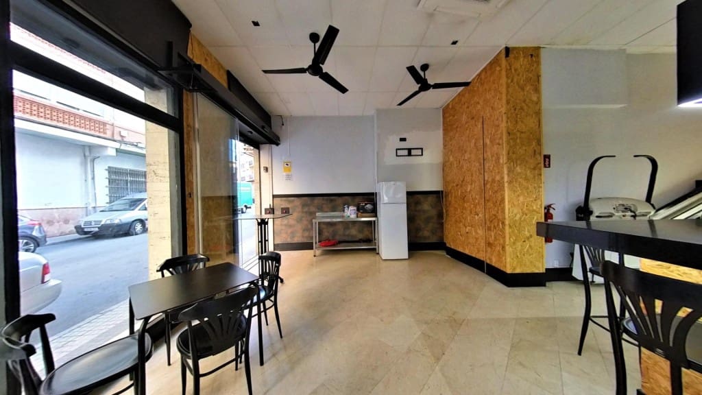 Commerciale in vendita in Elda - 110.000 € (Rif: 9595625)