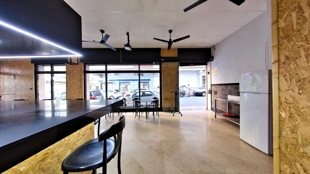 Commerciale in vendita in Elda - 110.000 € (Rif: 9595625)