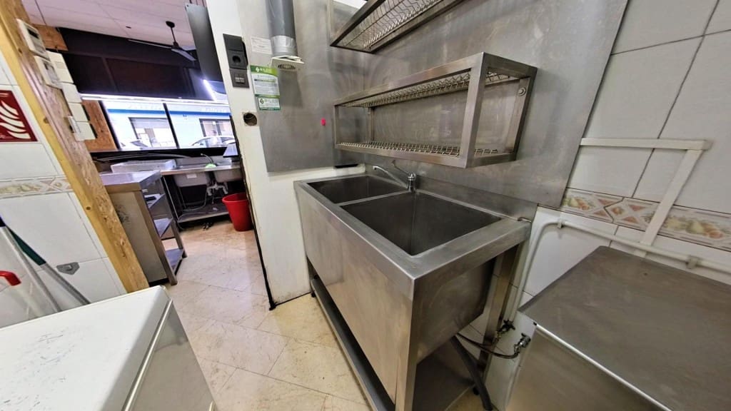 Commerciale in vendita in Elda - 110.000 € (Rif: 9595625)