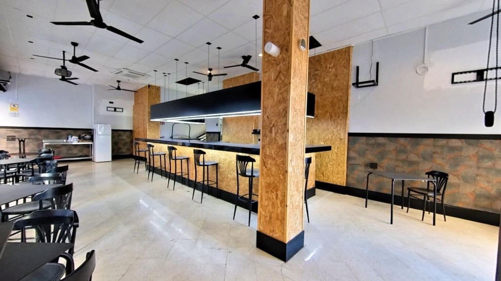 Commerciale in vendita in Elda - 110.000 € (Rif: 9595625)