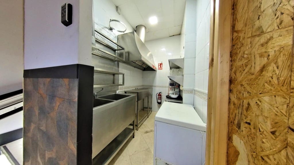 Commerciale in vendita in Elda - 110.000 € (Rif: 9595625)