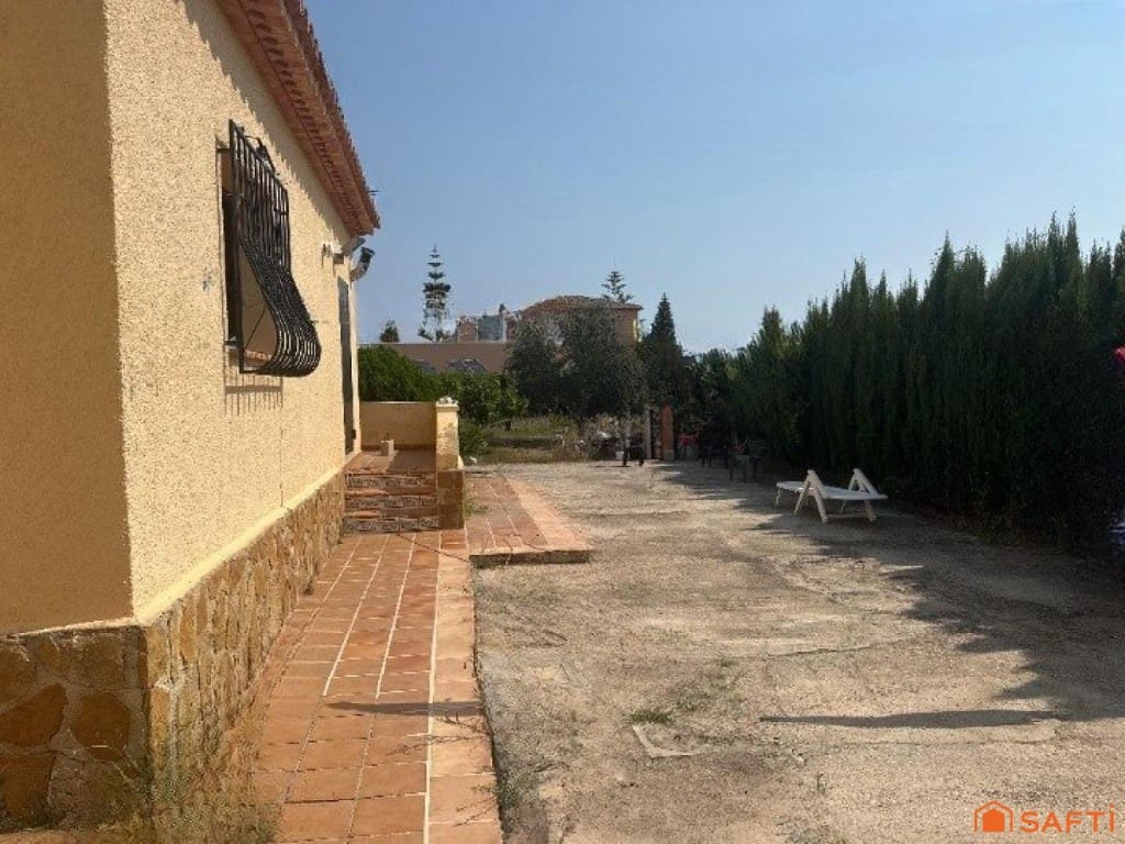 4 bedroom Villa for sale in Oliva - € 380,000 (Ref: 9595627)