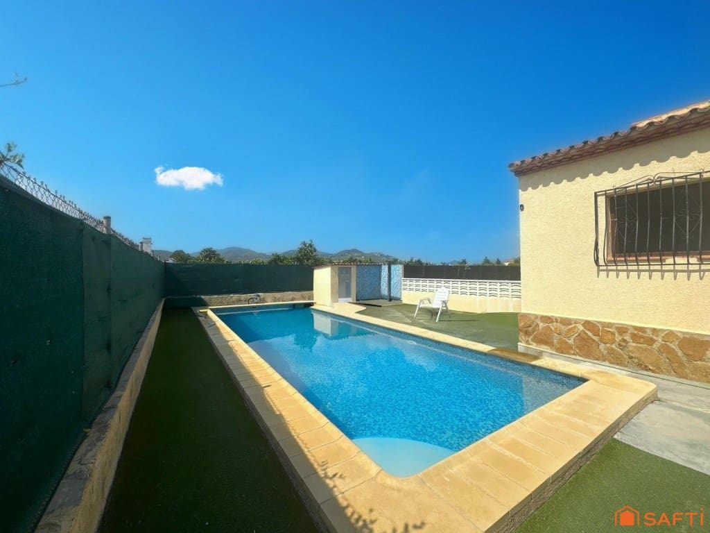 4 bedroom Villa for sale in Oliva - € 380,000 (Ref: 9595627)