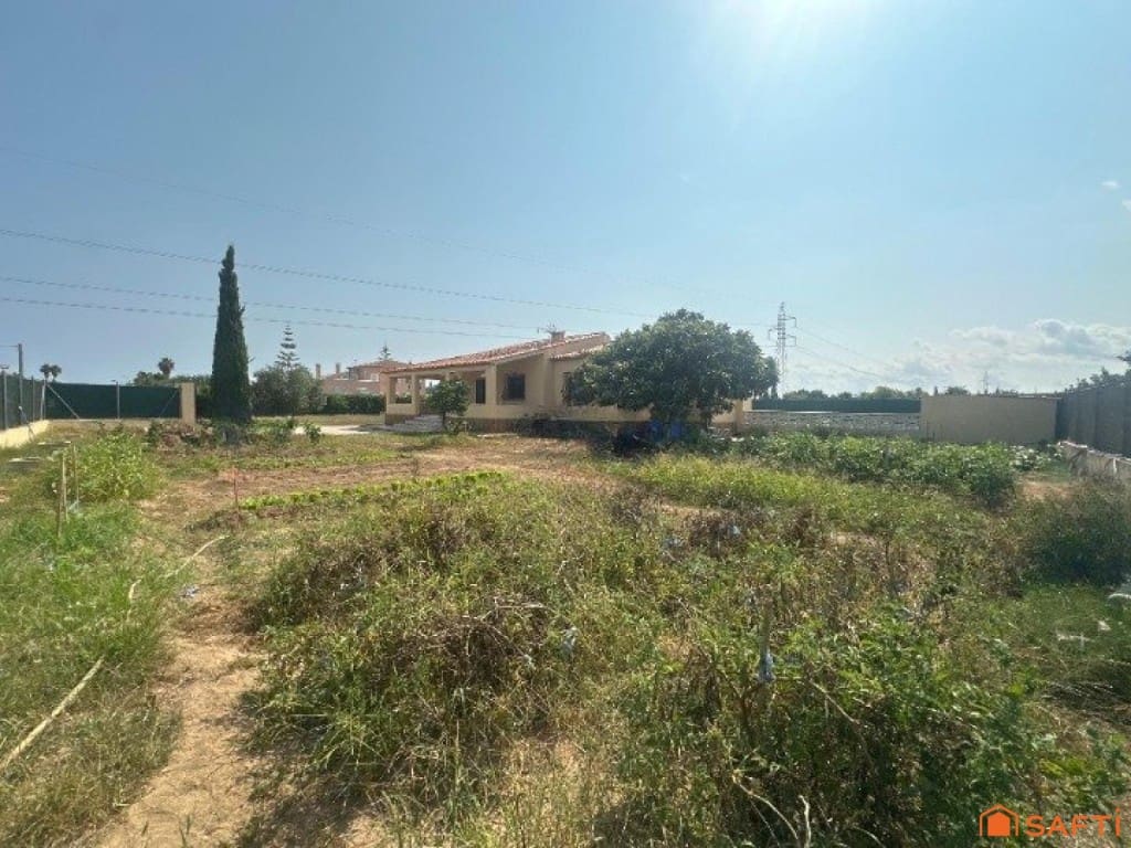 4 bedroom Villa for sale in Oliva - € 380,000 (Ref: 9595627)