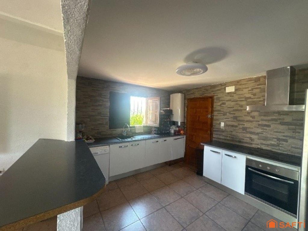 4 bedroom Villa for sale in Oliva - € 380,000 (Ref: 9595627)