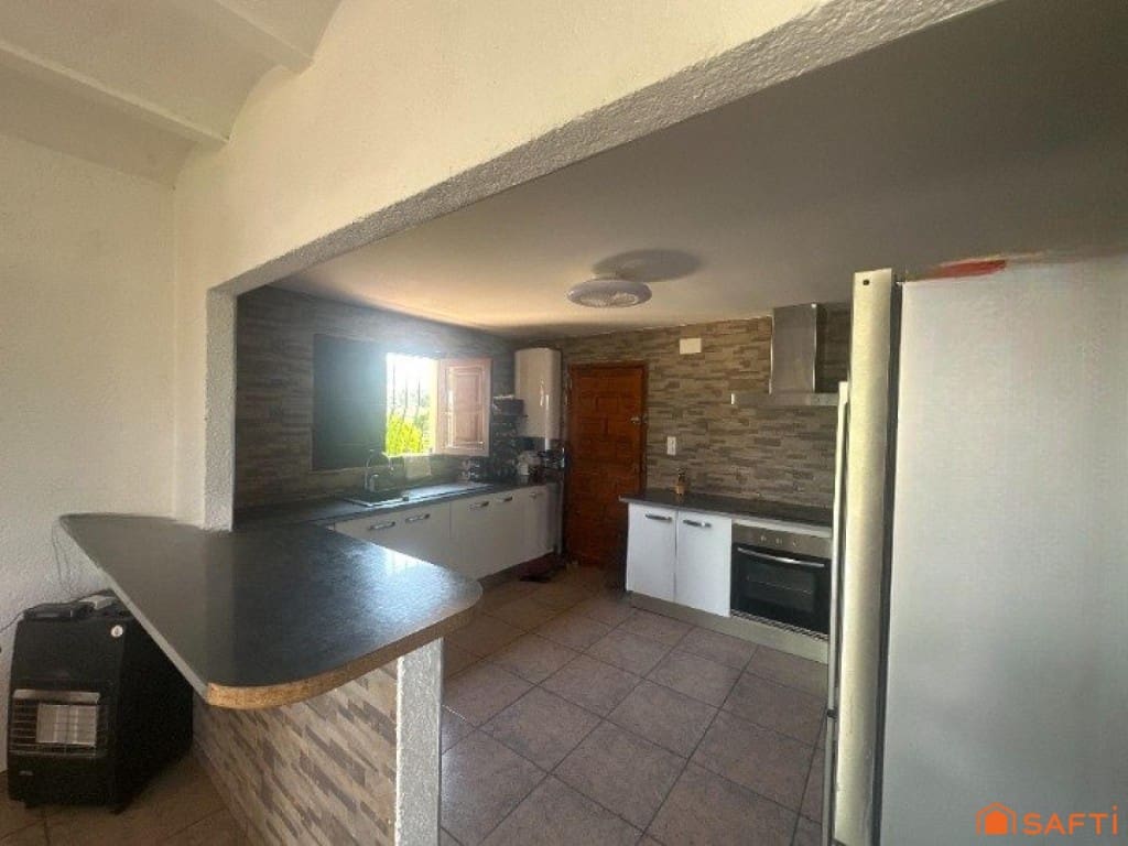 4 bedroom Villa for sale in Oliva - € 380,000 (Ref: 9595627)