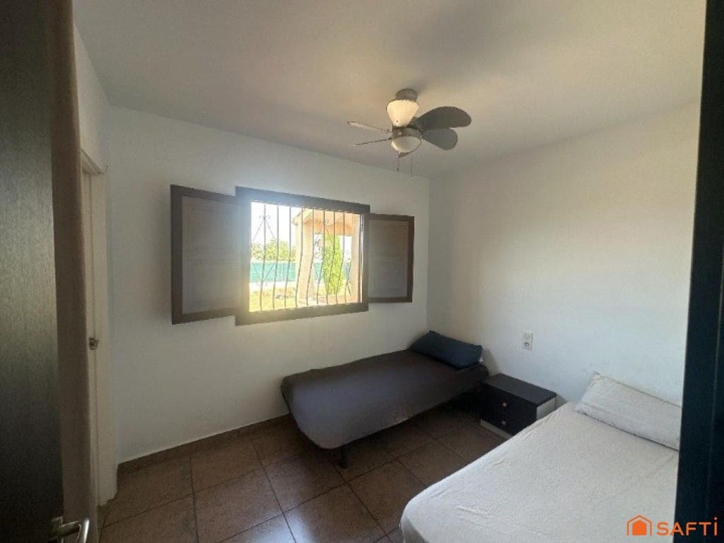 4 bedroom Villa for sale in Oliva - € 380,000 (Ref: 9595627)