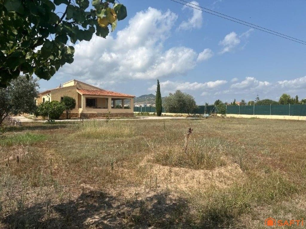 4 bedroom Villa for sale in Oliva - € 380,000 (Ref: 9595627)