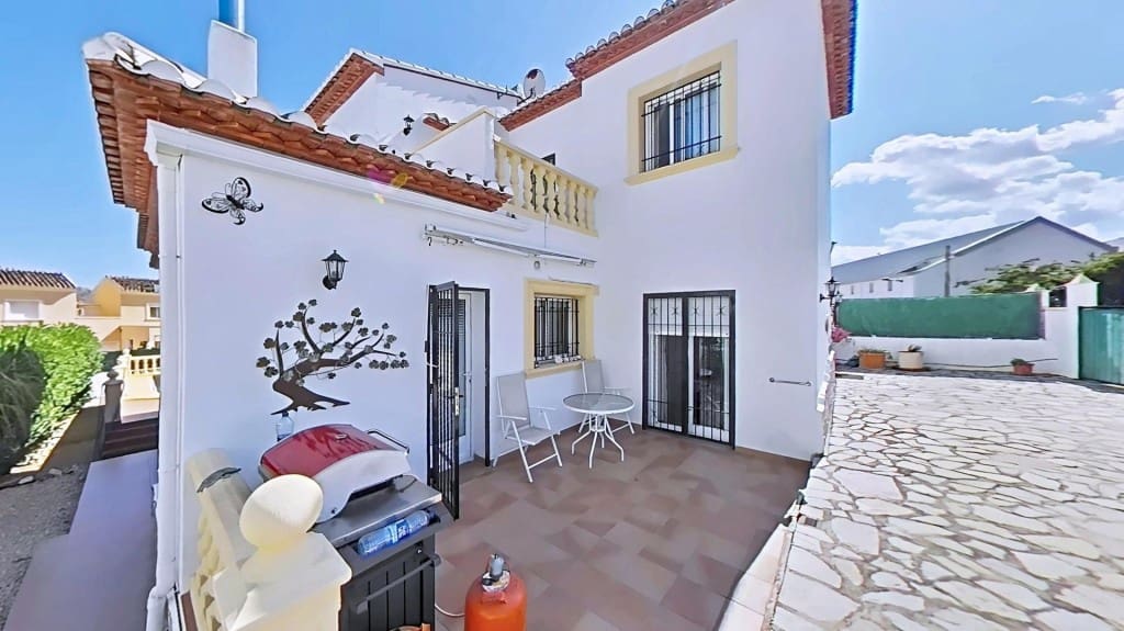 3 slaapkamer Villa te koop in Sagra met zwembad - € 387.000 (Ref: 9595630)