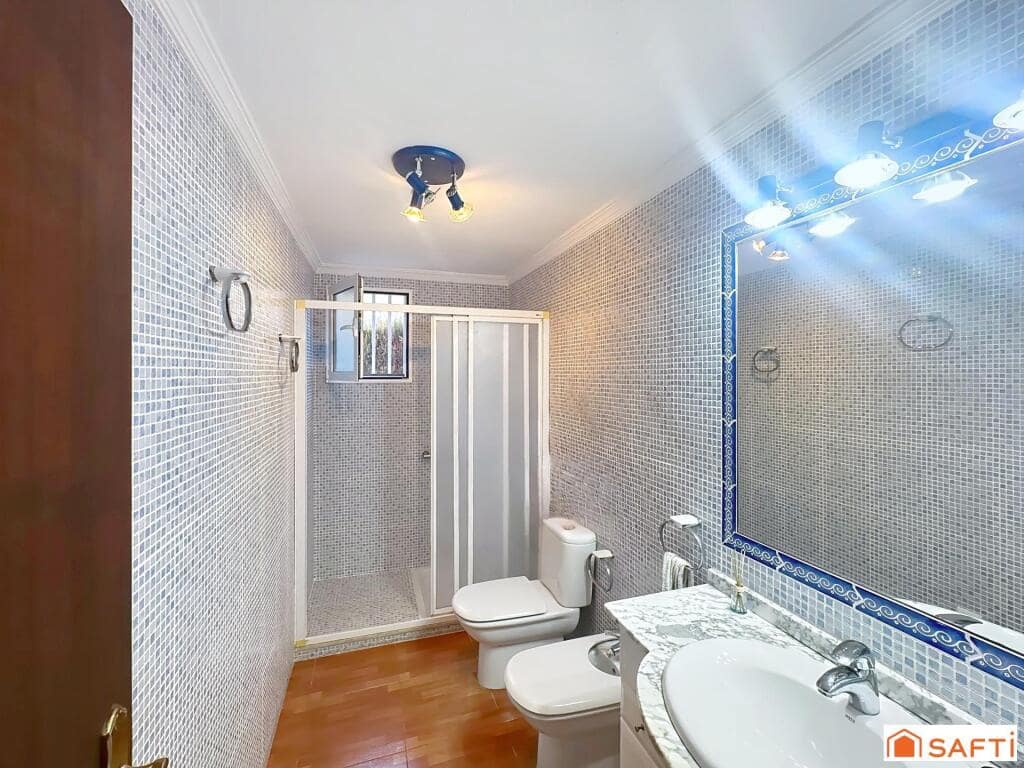 5 bedroom Villa for sale in Oliva with pool - € 325,000 (Ref: 9595632)