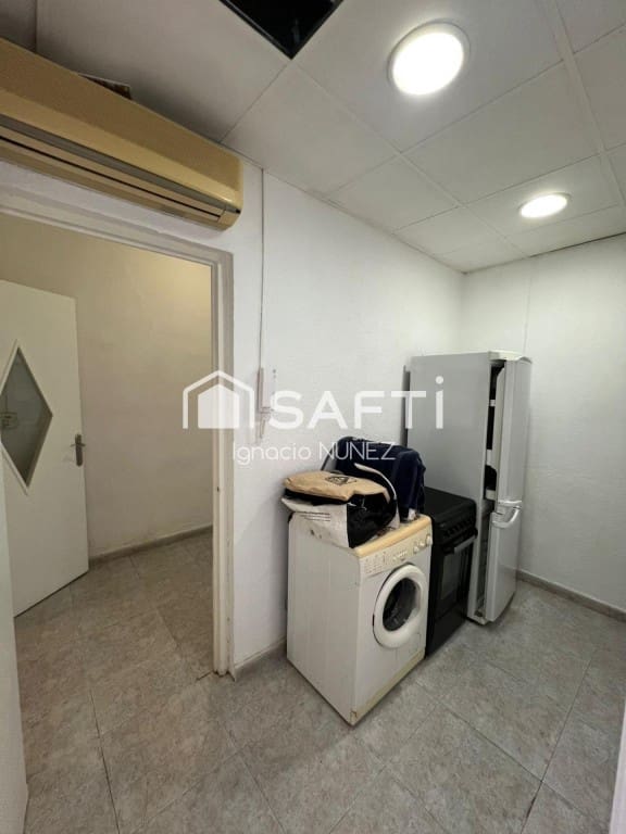 Commercieel te koop in Blanes - € 94.000 (Ref: 9595644)