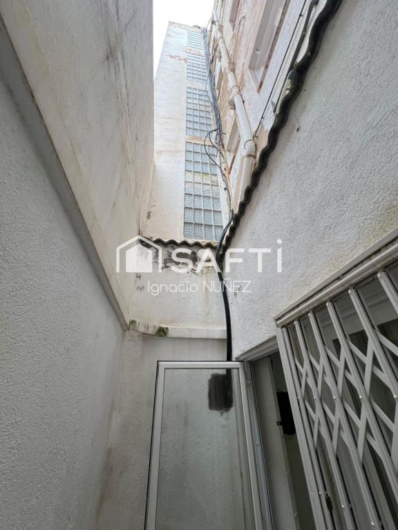 Commercieel te koop in Blanes - € 94.000 (Ref: 9595644)