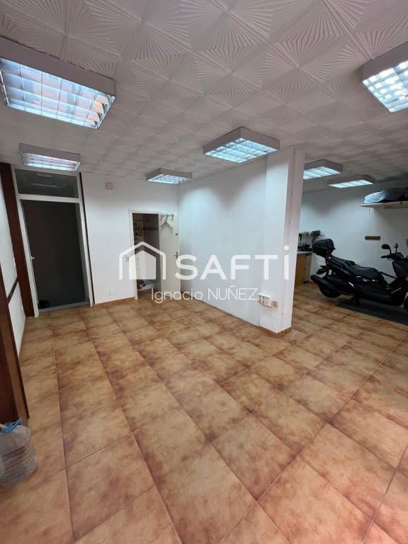 Erhverv til salg i Pineda de Mar med garage - € 112.000 (Ref: 9595645)
