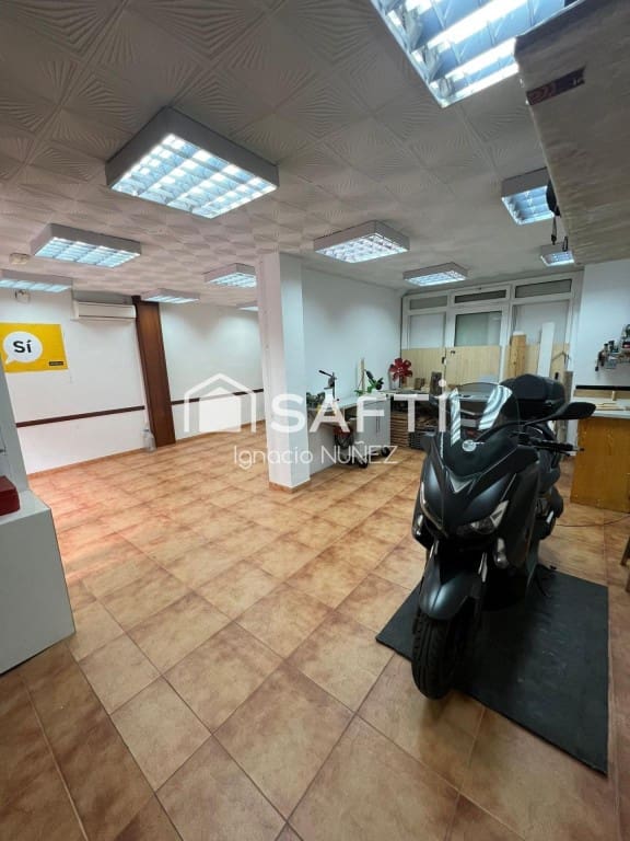 Erhverv til salg i Pineda de Mar med garage - € 112.000 (Ref: 9595645)