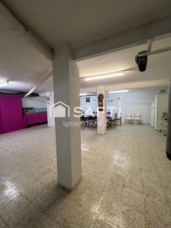 Erhverv til salg i Pineda de Mar med garage - € 112.000 (Ref: 9595645)