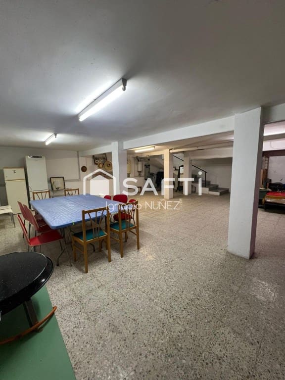 Erhverv til salg i Pineda de Mar med garage - € 112.000 (Ref: 9595645)