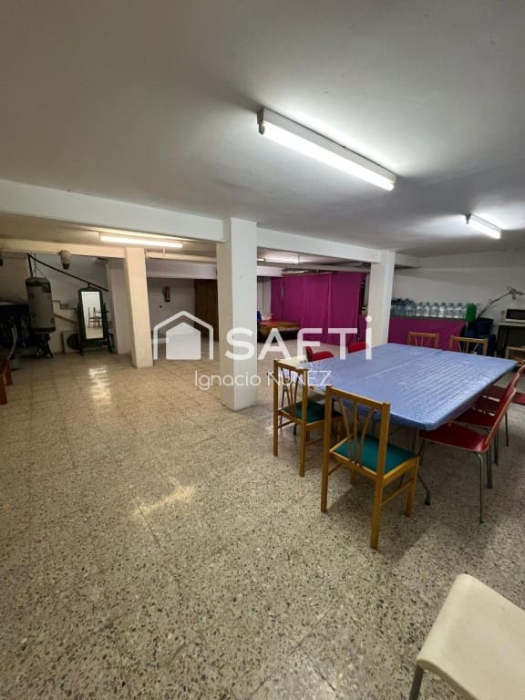 Erhverv til salg i Pineda de Mar med garage - € 112.000 (Ref: 9595645)