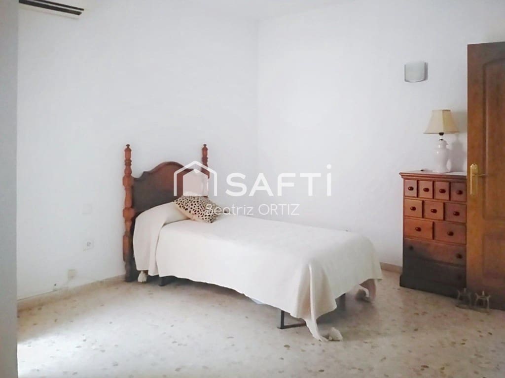 4 soveværelse Lejlighed til salg i Cadiz by med garage - € 477.000 (Ref: 9595648)