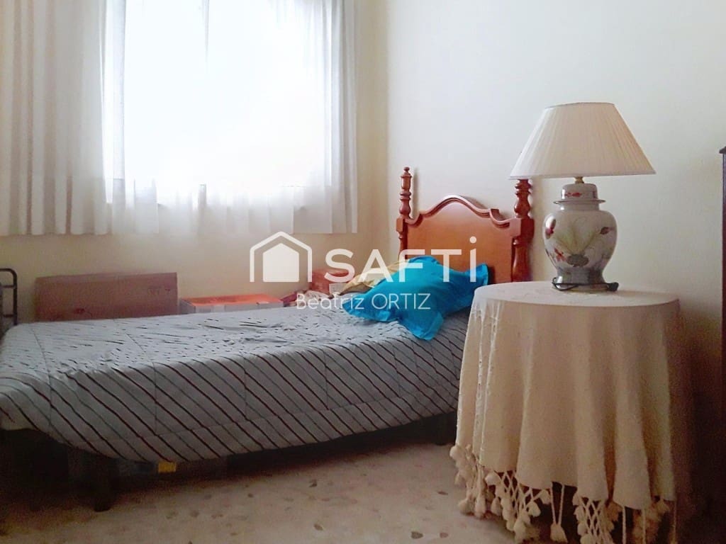 4 soveværelse Lejlighed til salg i Cadiz by med garage - € 477.000 (Ref: 9595648)