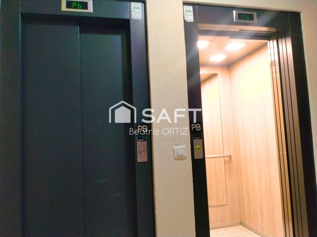 4 soveværelse Lejlighed til salg i Cadiz by med garage - € 477.000 (Ref: 9595648)