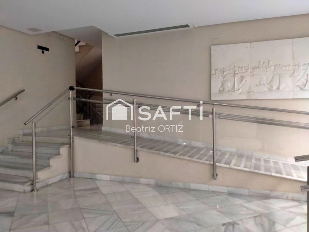 4 soveværelse Lejlighed til salg i Cadiz by med garage - € 477.000 (Ref: 9595648)